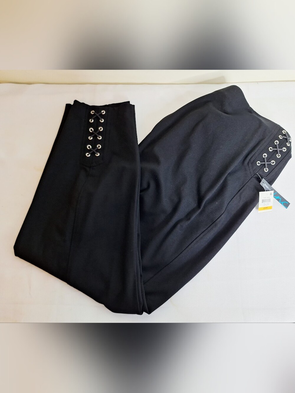 NWT INC International Concepts "All Laced Up" Plus-size Whimsical Leggings.